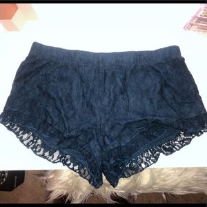 Cute lace flowey short, adorable!!